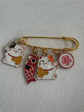 Lucky Kitty Pin
